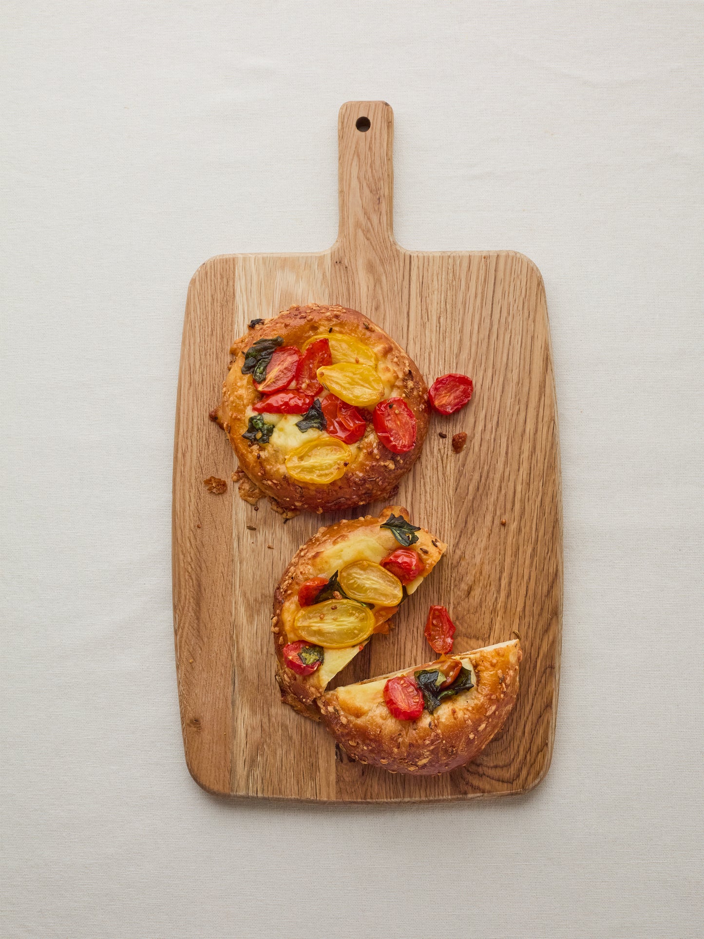 Cheese, Tomato & Basil Savoury Bun